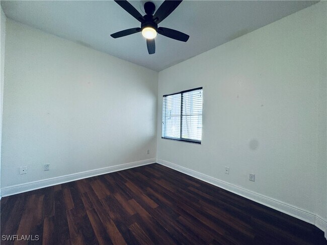 Building Photo - 12101 Santaluz Dr