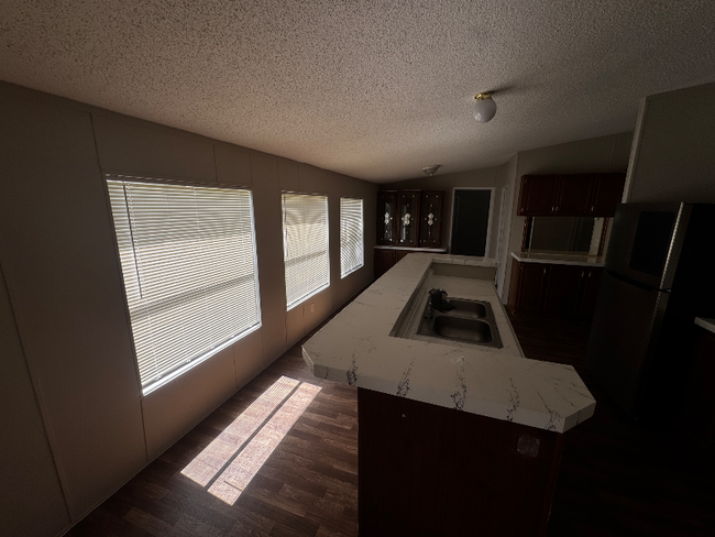 Building Photo - 144 Fox Meadow Dr