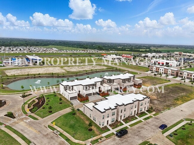 Building Photo - 2871 Amelia Ln