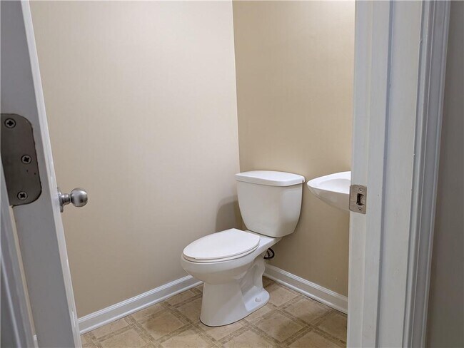 Building Photo - 4624 Windale Dr NW