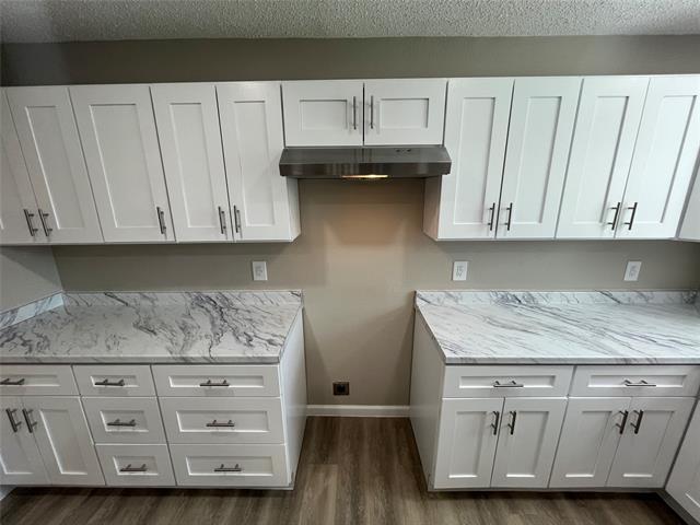 Building Photo - 710 Alto Dr