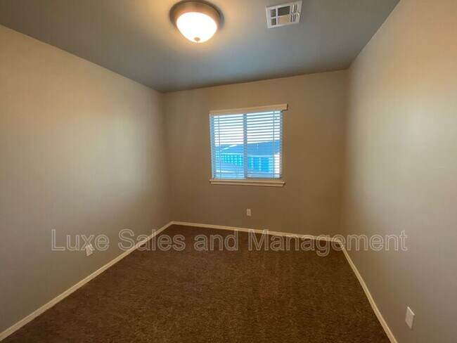 Building Photo - 6933 Mayberry Ln