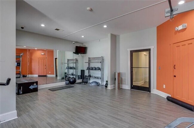 Building Photo - 2 Bedroom Townhome - Woodlands of Clemson
