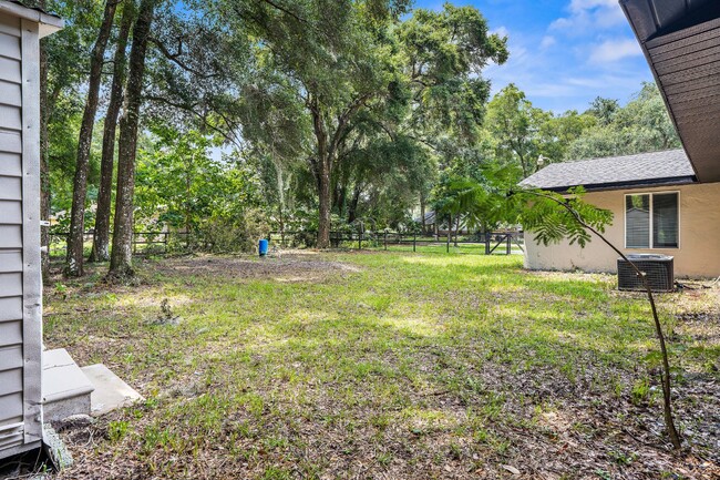 Building Photo - Spacious 3-bedroom, 2-bath home