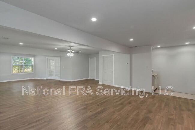 Building Photo - 455 Trelawney Cir