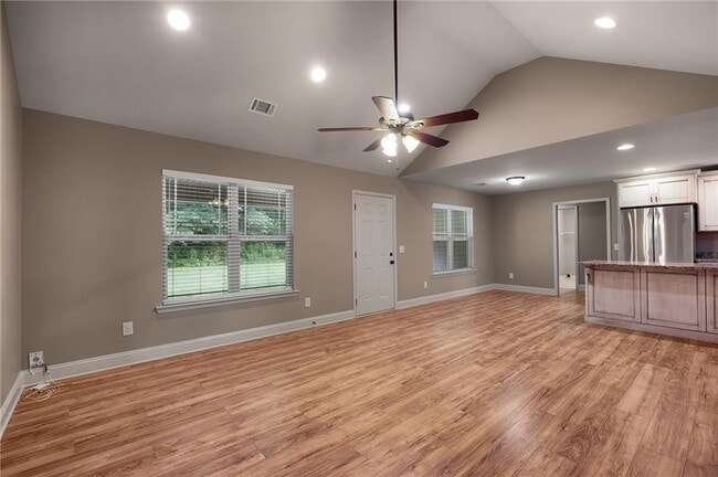 Building Photo - 211 Gilmore Cir SW