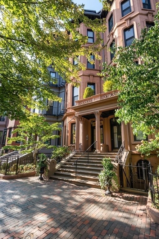 Building Photo - 15 Marlborough St