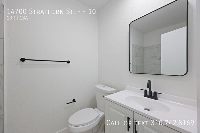 Building Photo - 14700 Strathern St