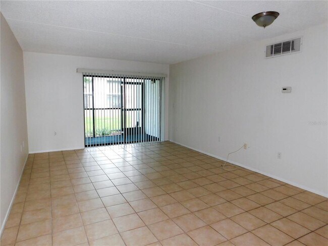 Building Photo - 403 Meadow Ln