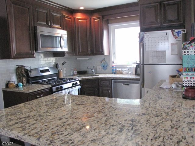 Primary Photo - 12 Maple Ave