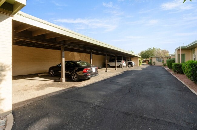 Building Photo - Charming 1-bedroom, 1-bath home in Tucsons most iconic neighborhood!