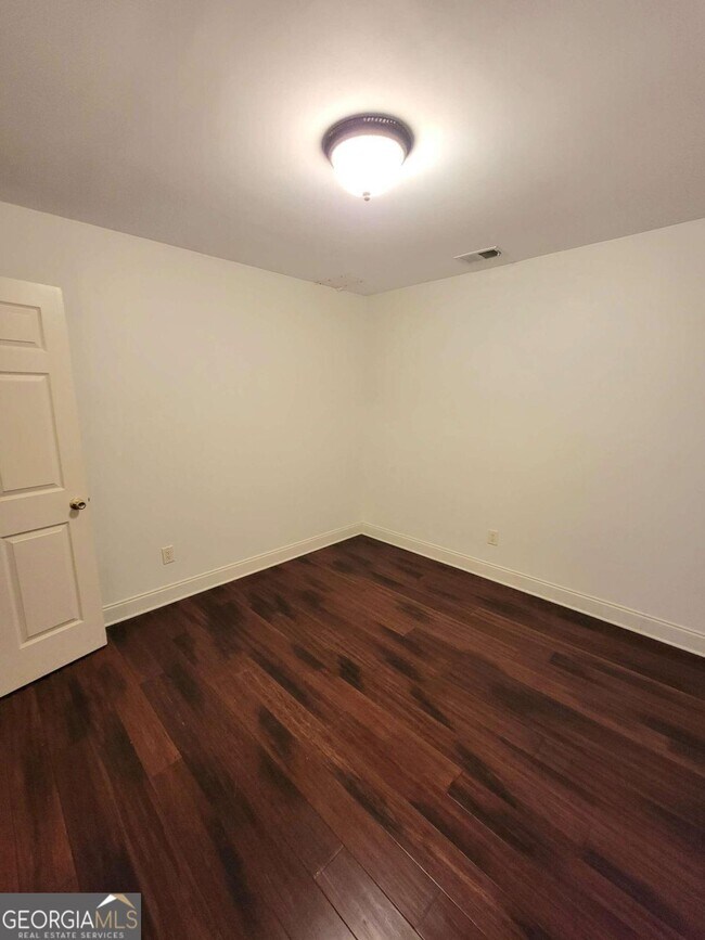 Building Photo - 4937 Village Terrace Dr