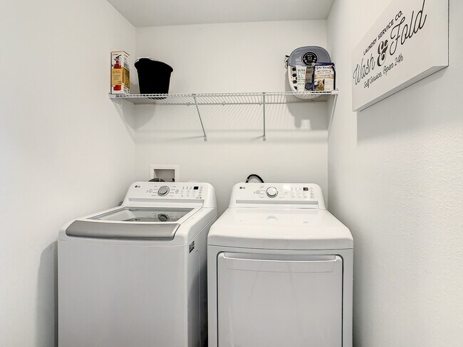 Building Photo - 1055 Plantation Ln