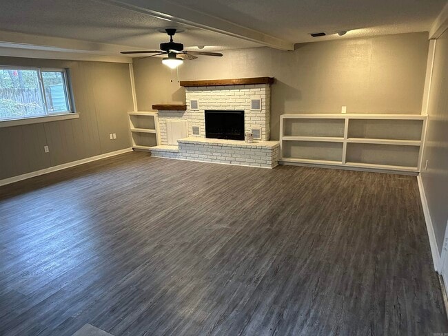 Building Photo - 6432 Tulip Rd