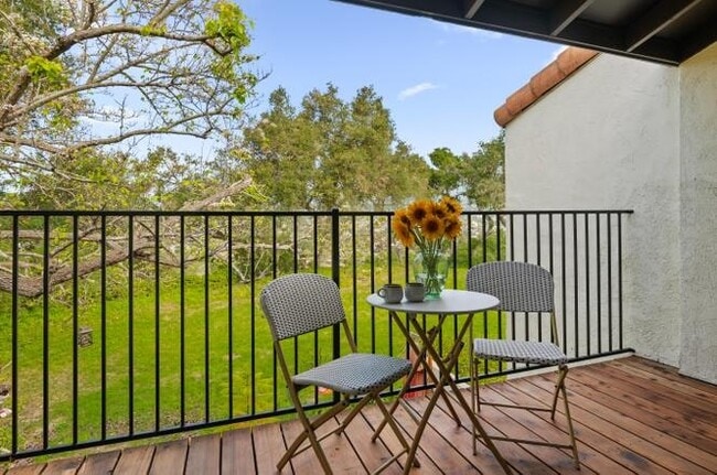 Building Photo - 1070 Miramonte Dr