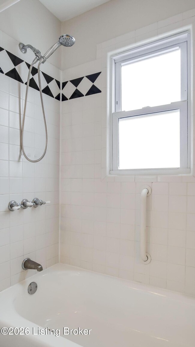 Building Photo - 3318 Van Winkle Dr