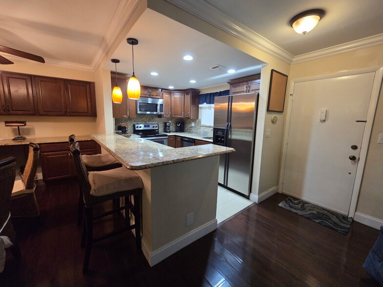 Building Photo - 135 Deer Creek Blvd