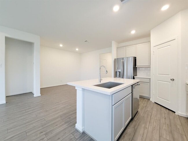 Building Photo - 9742 Rialto Hts Dr
