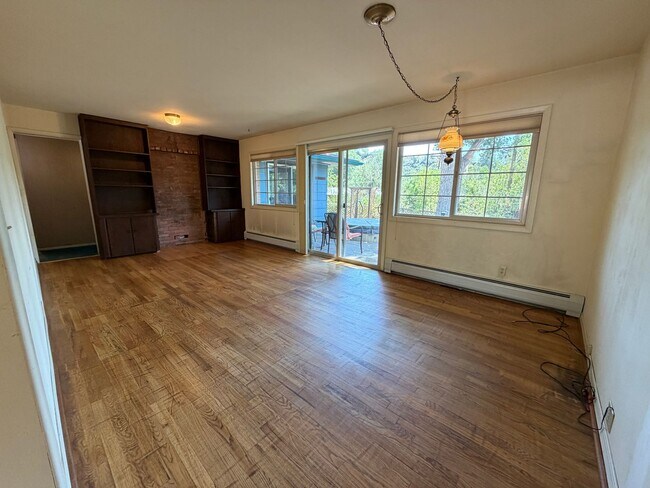 Building Photo - 2708 Delwood Ave