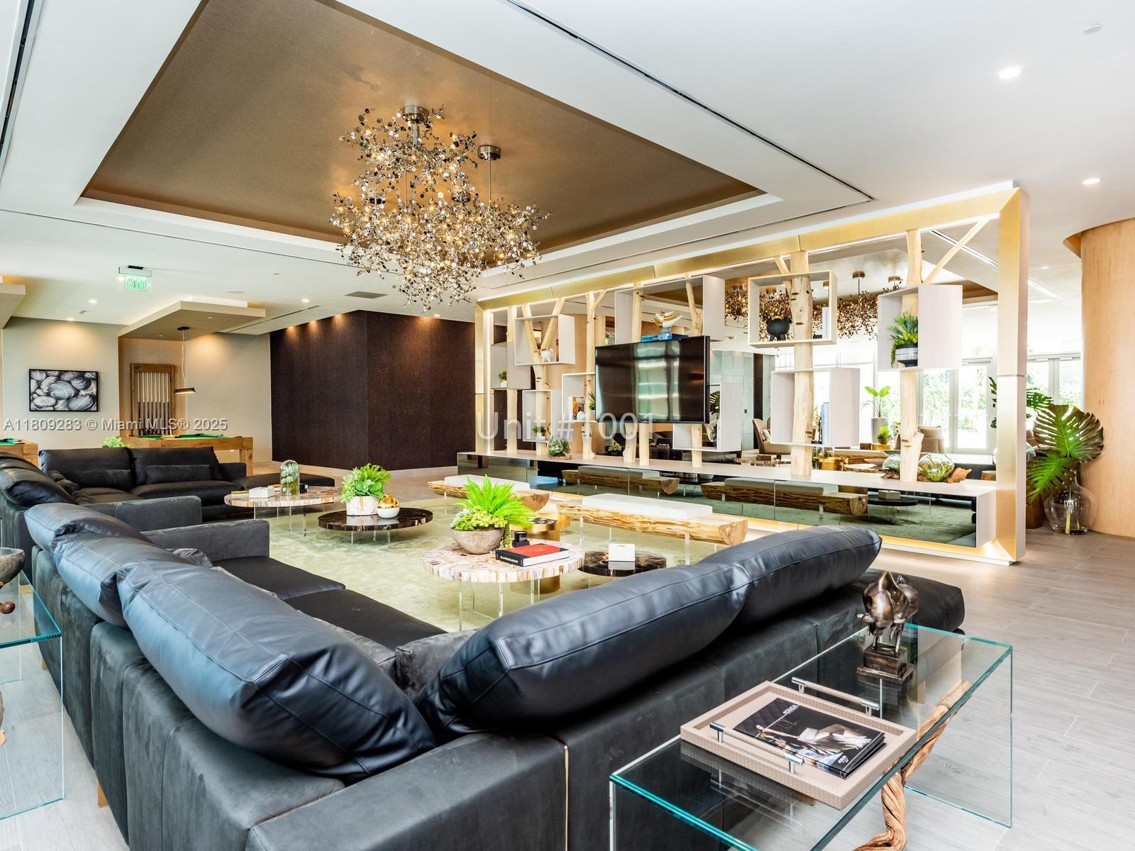 Building Photo - 488 NE 18th St