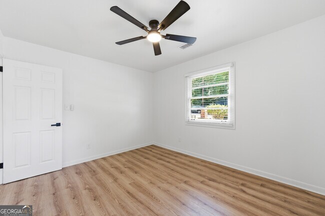 Building Photo - 2541 Santa Barbara Dr NW