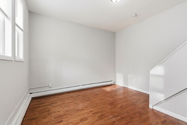 Building Photo - 154 South St