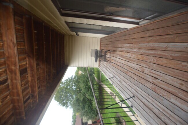 Building Photo - 651 Hapsfield Ln