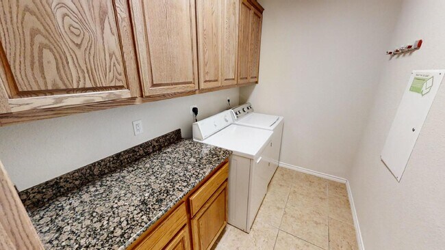Building Photo - 309 Prospector Trl