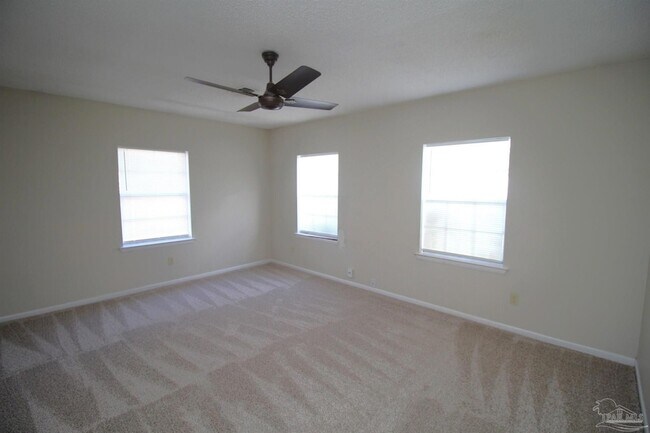 Building Photo - 3219 Fresno Ave