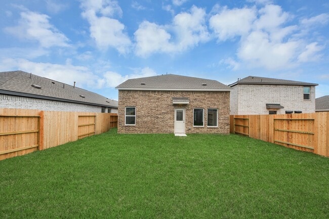 Building Photo - 16831 Spotted Oak Dr