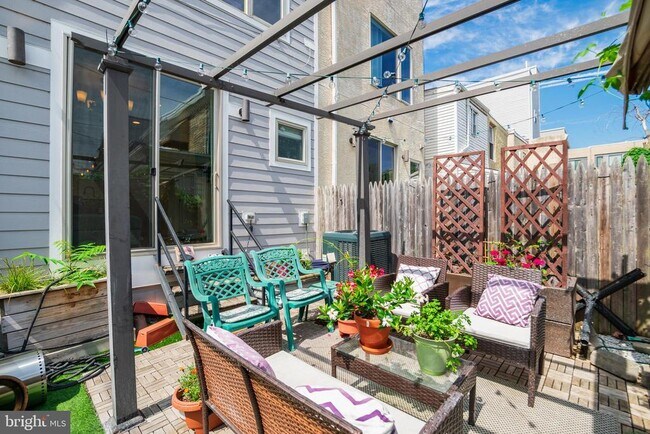 Building Photo - 2029 E Huntingdon St