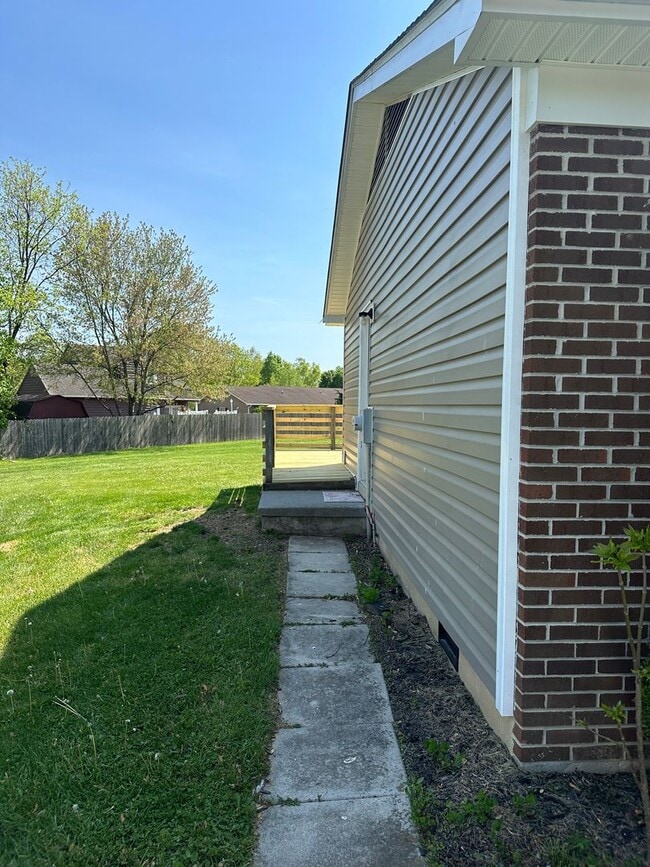 Building Photo - 108 Crystal Lake Ct