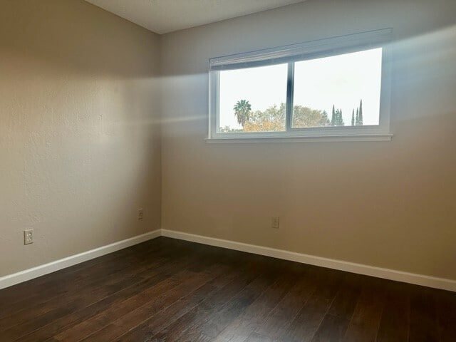 Building Photo - Beautifully Updated 4-Bedroom Home