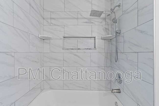 Building Photo - 876 Childress Hollow Rd