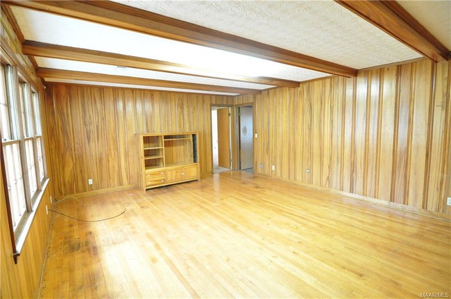 Building Photo - 5758 Carriage Hills Dr