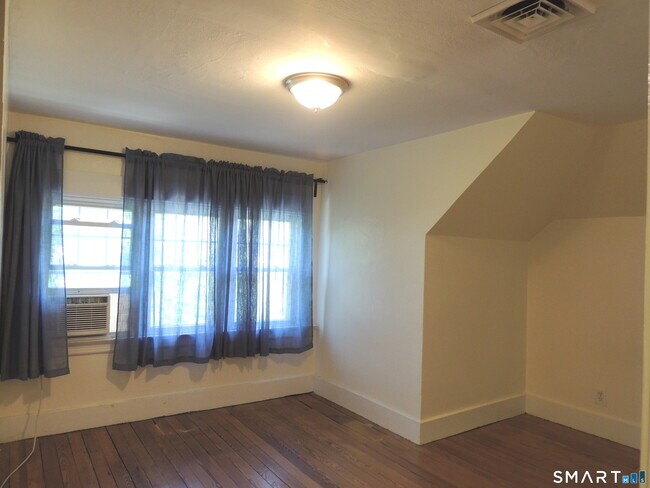 Building Photo - 382 Winthrop Ave