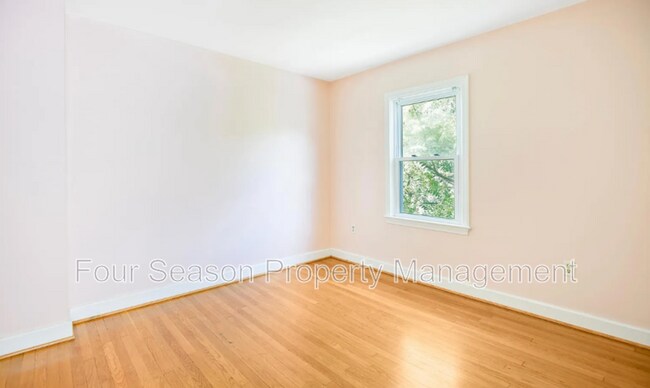 Building Photo - 139 Belview Ave