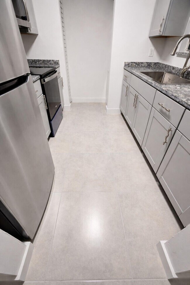 Building Photo - 8657 SW 5th St