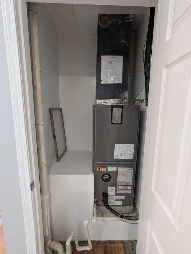 Building Photo - 3911 Castleman Ave