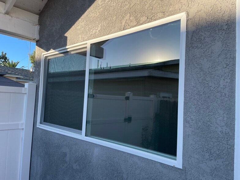 Building Photo - 265 E 69th Way