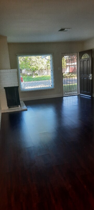 Building Photo - 4924 Cabrillo Way