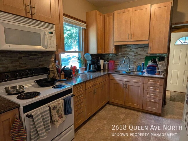 Building Photo - 2658 Queen Ave N