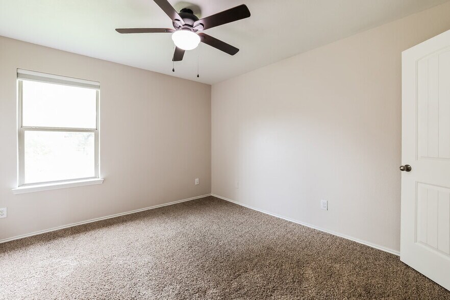 Building Photo - 20335 Louetta Reach Dr