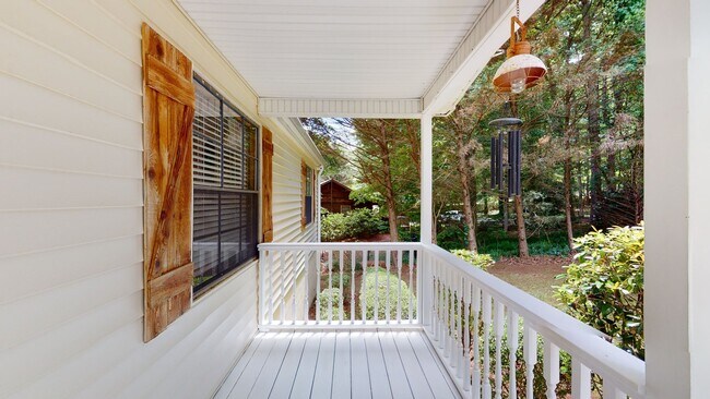 Building Photo - 358 Old Chism Trail