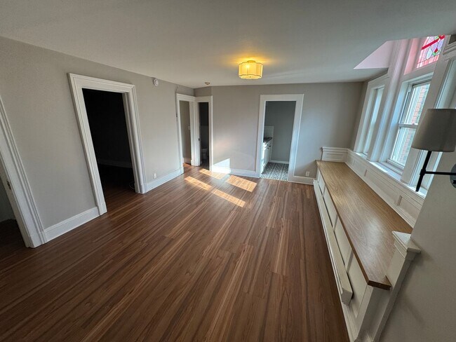 Building Photo - 479 State St