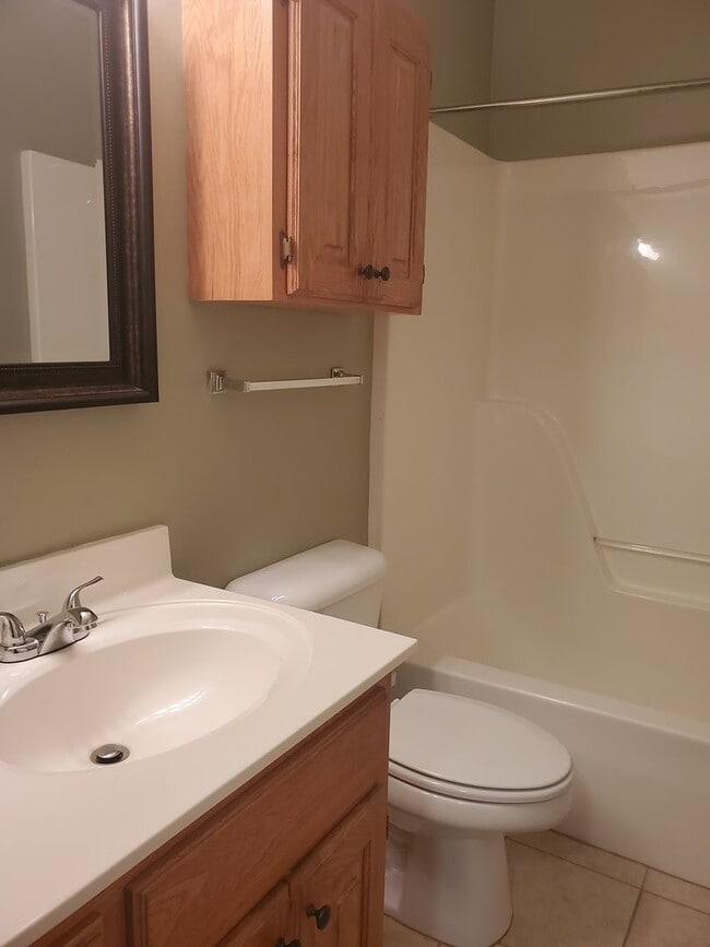 Building Photo - Cute Two Bedroom Two Bath Duplex