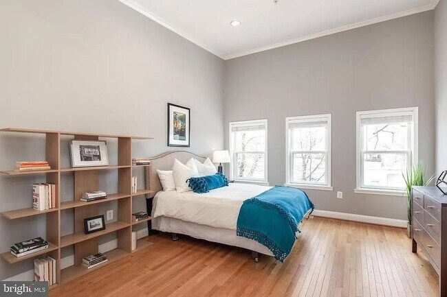 Building Photo - 1612 5th St NW