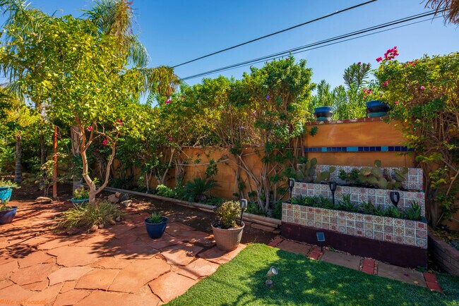 Building Photo - 14 Gary Cir