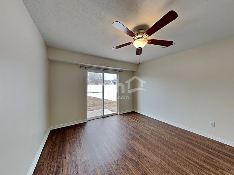 Building Photo - 229 Walton Dr