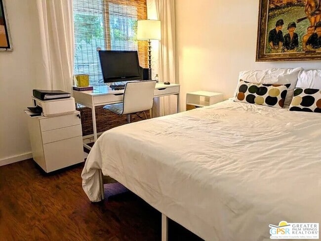 Building Photo - 20 Vía Valverde